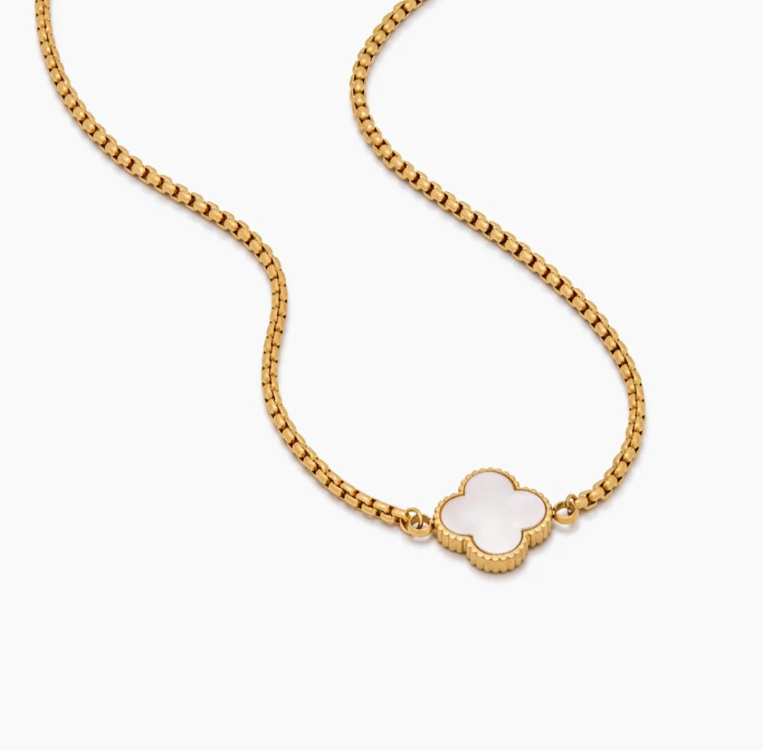 Collar Trébol Nácar