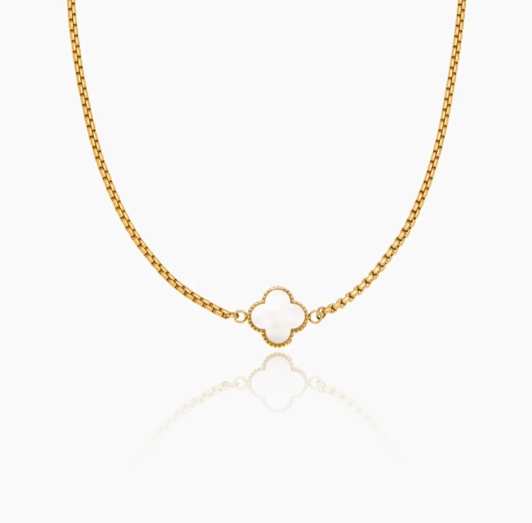 Collar Trébol Nácar